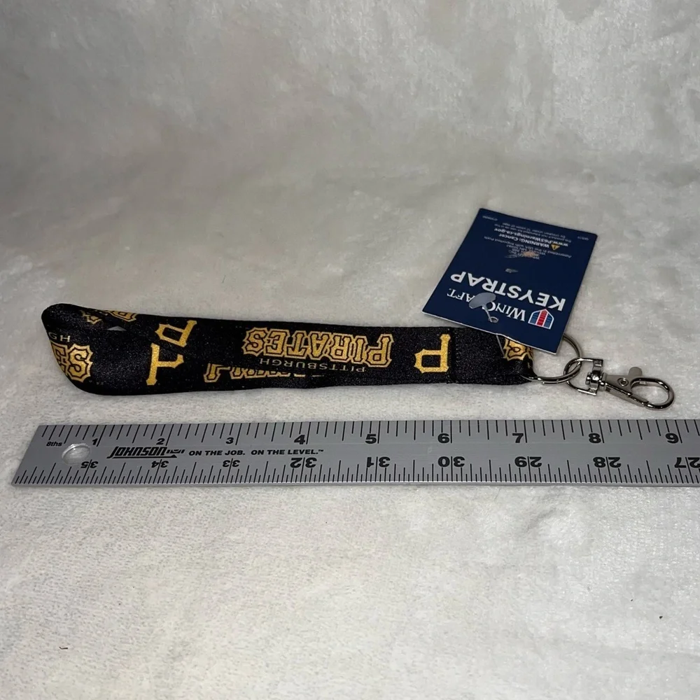 WinCraft‎ Keystrap MLB Pirates Black/Yellow P New with Tags Keychain Holder
